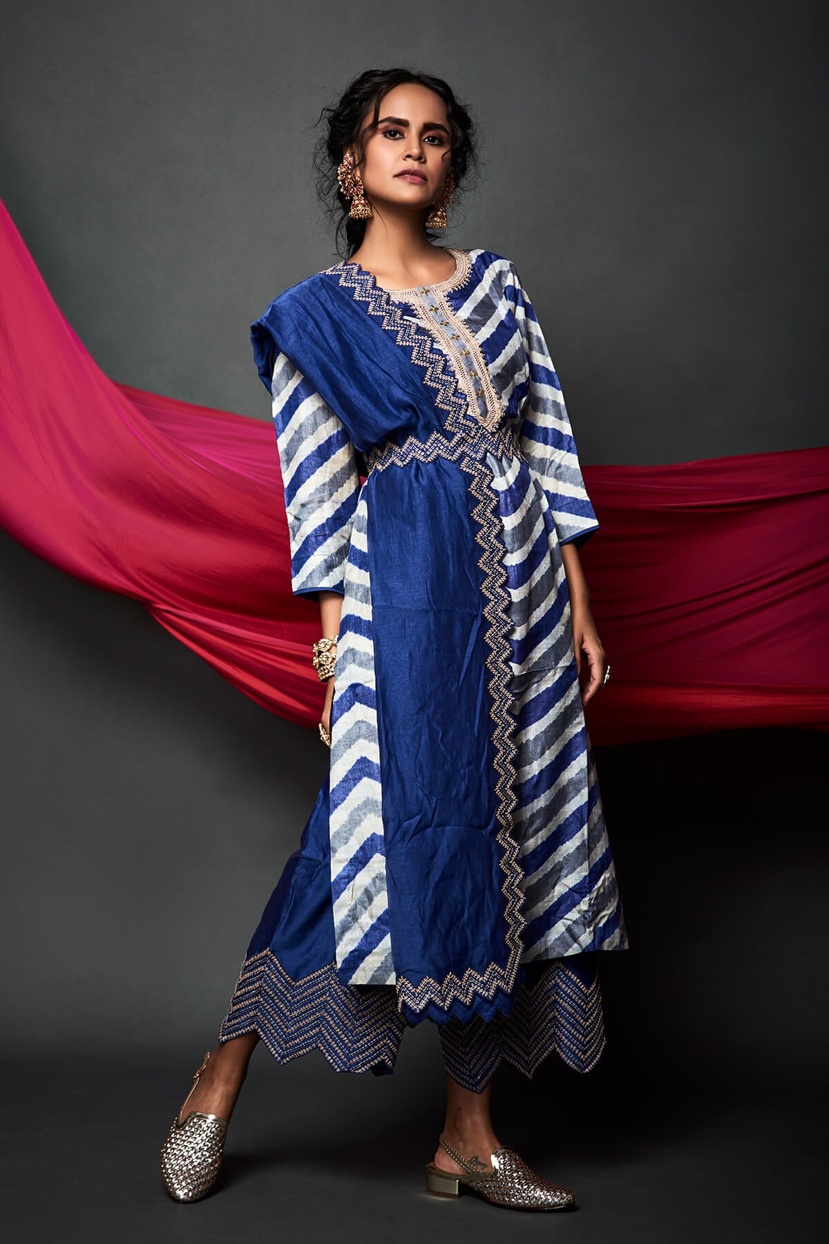 Leheria Straight kurta Set With Belt