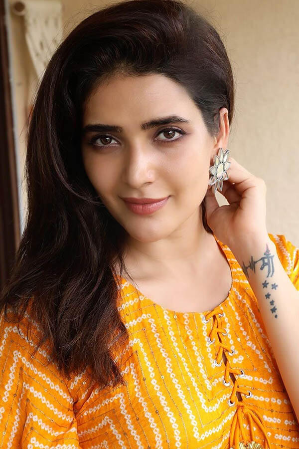 Geometrical Bandhani Kaftan With Sequins Embroidery