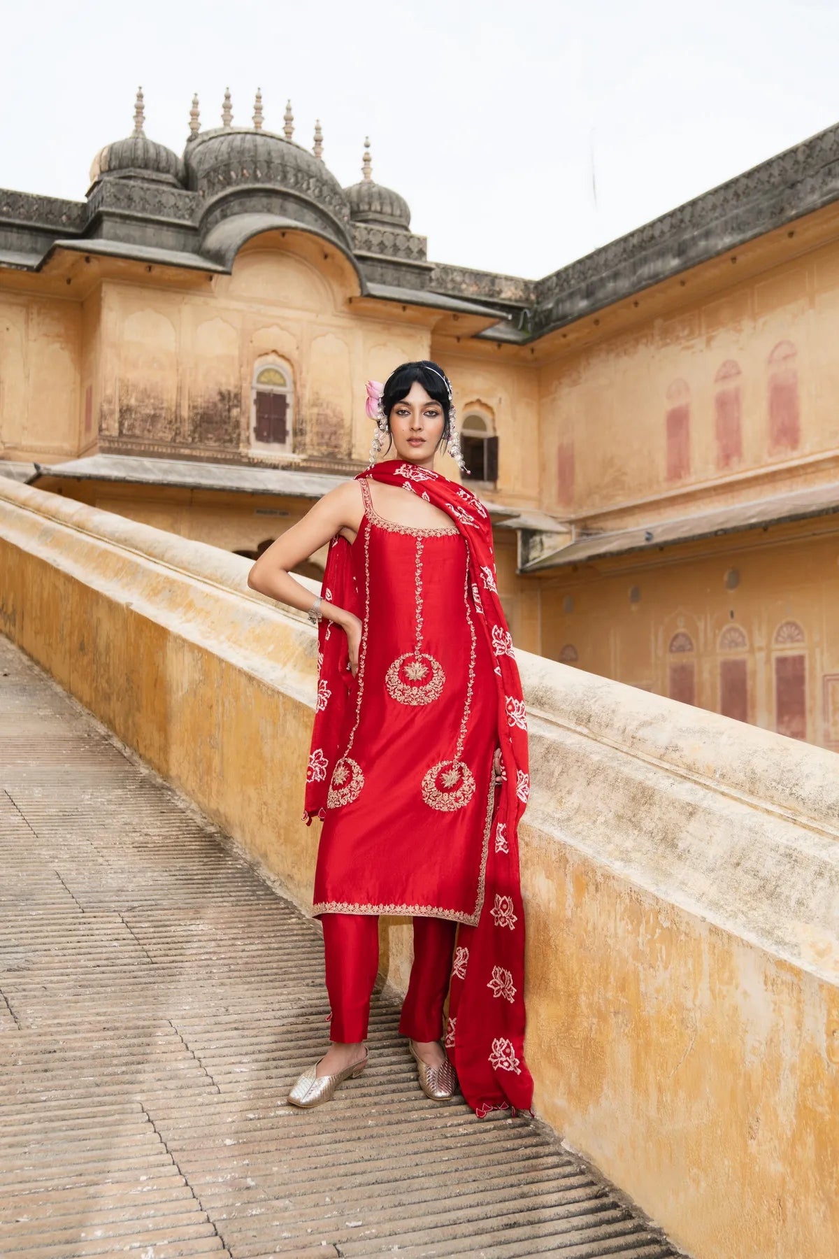 Strappy gulaab aur kamal suit