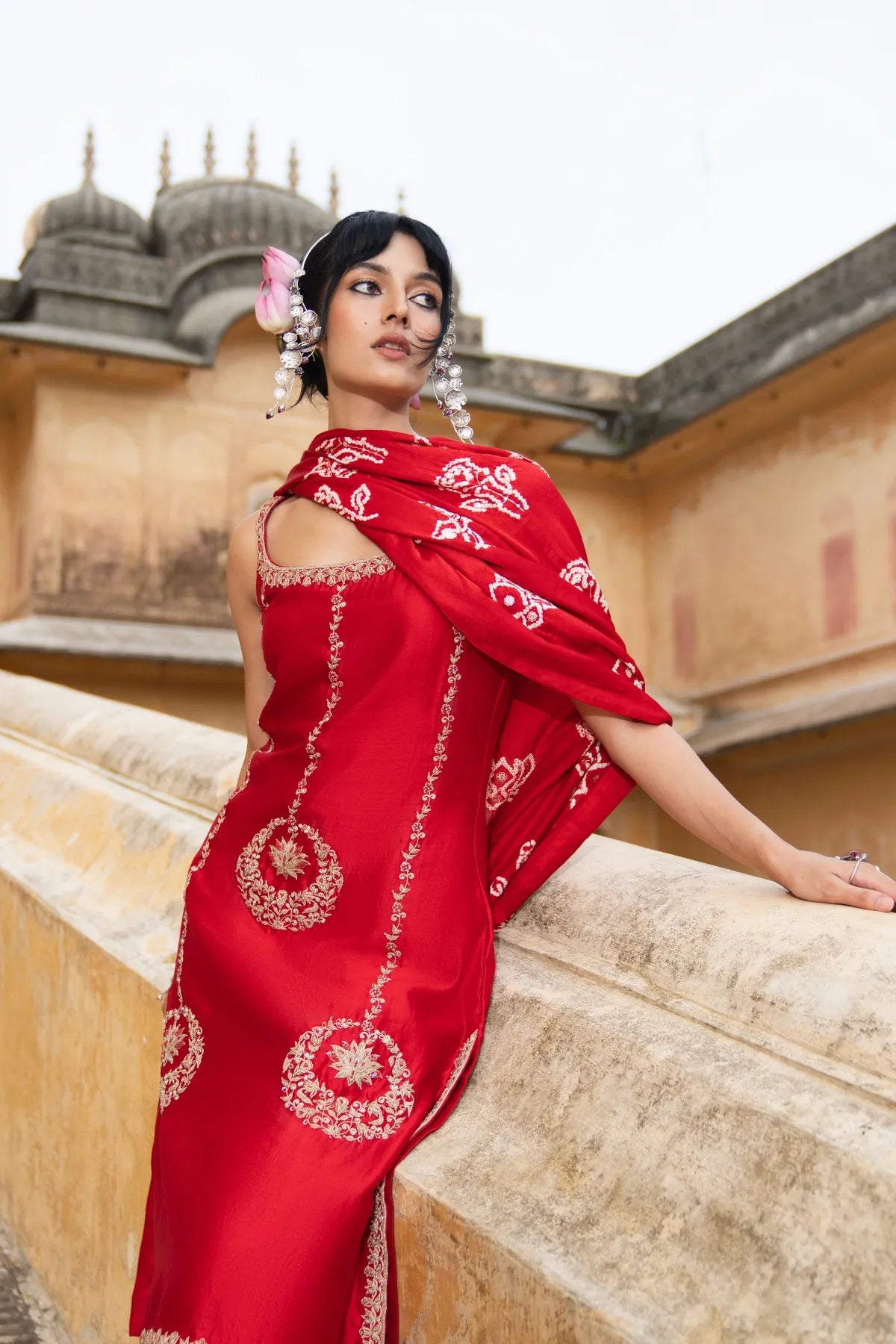 Strappy gulaab aur kamal suit