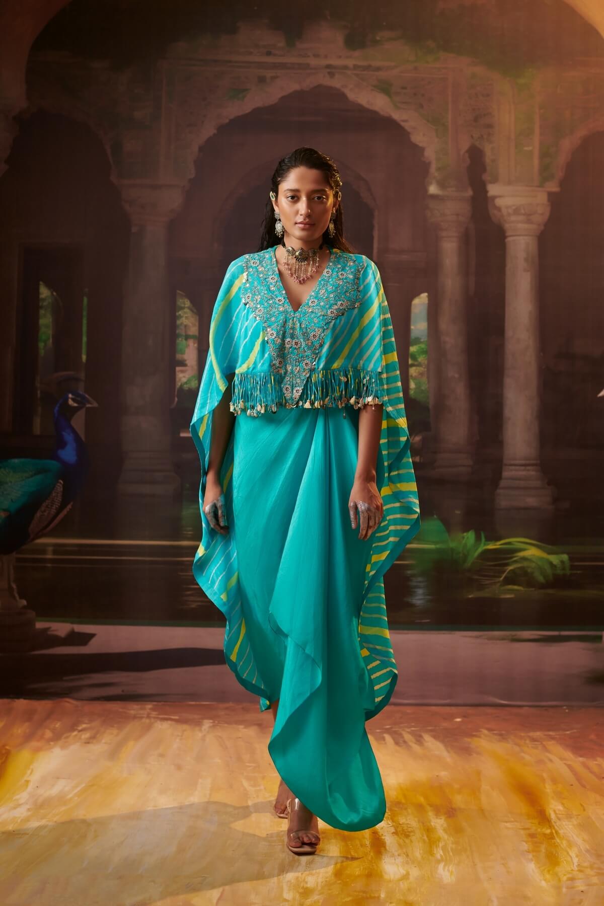 Leheriya Trail Cape Set With Blouse And Drapeskirt