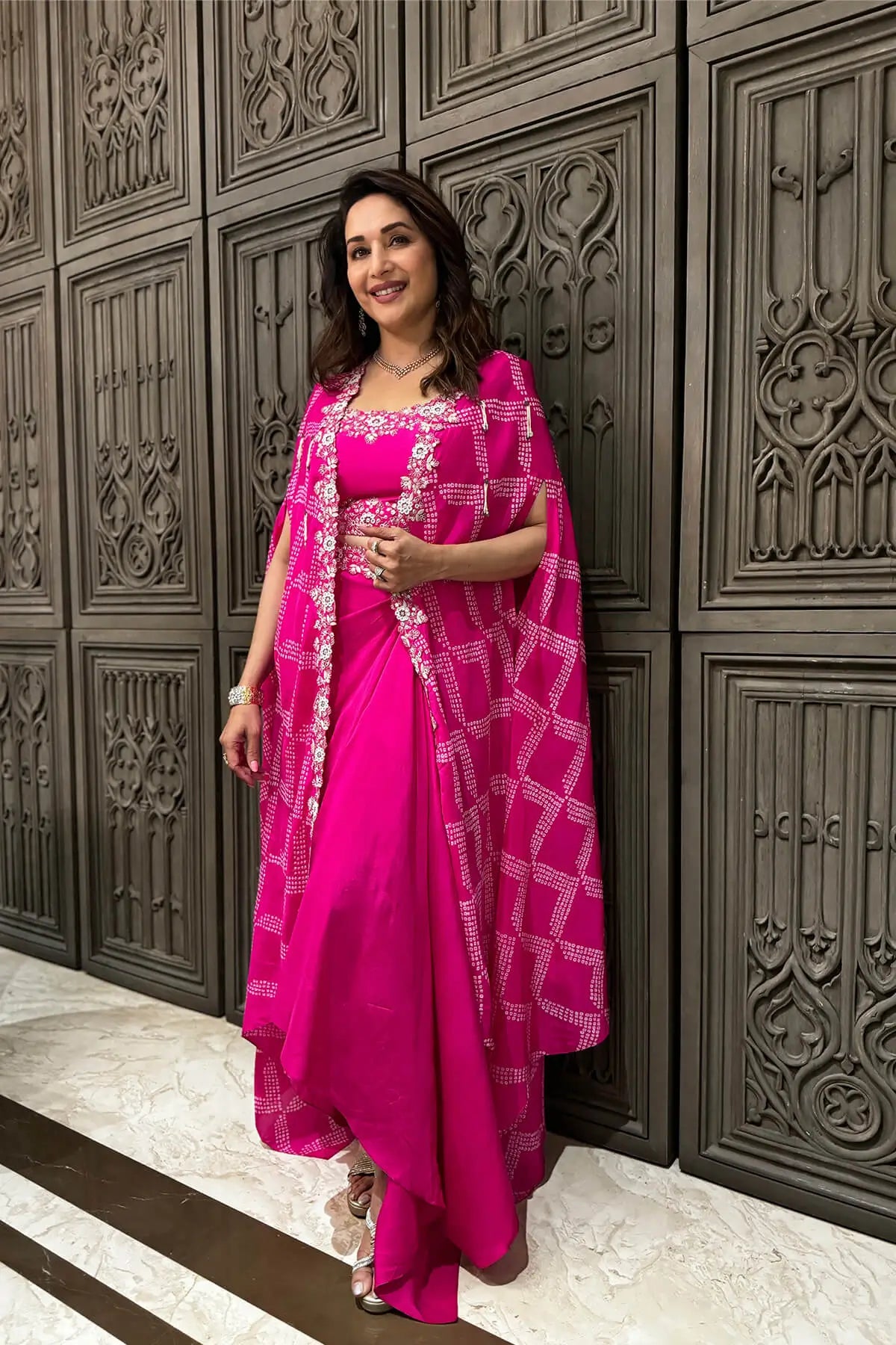 Rimjhim bandhni Cape Set