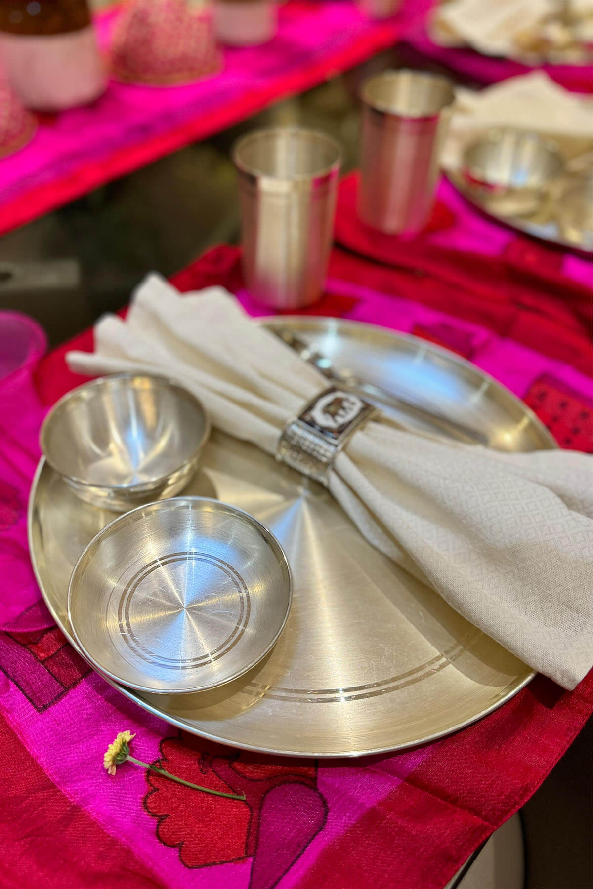 6 Silk Dining Table Mats And One Runner