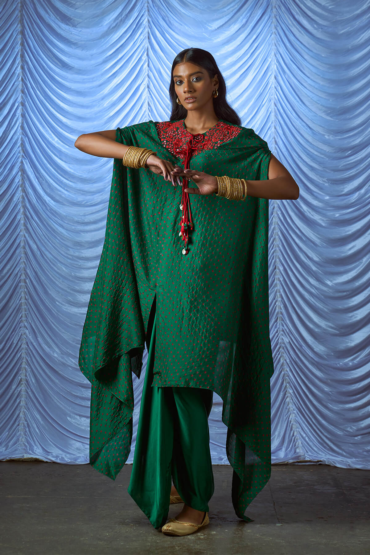 Bandhni cape set