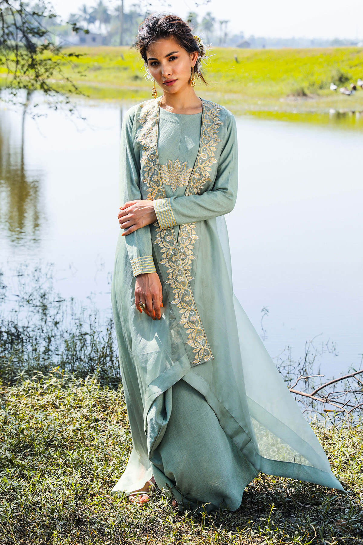 Cowl kurta With Organza Cape