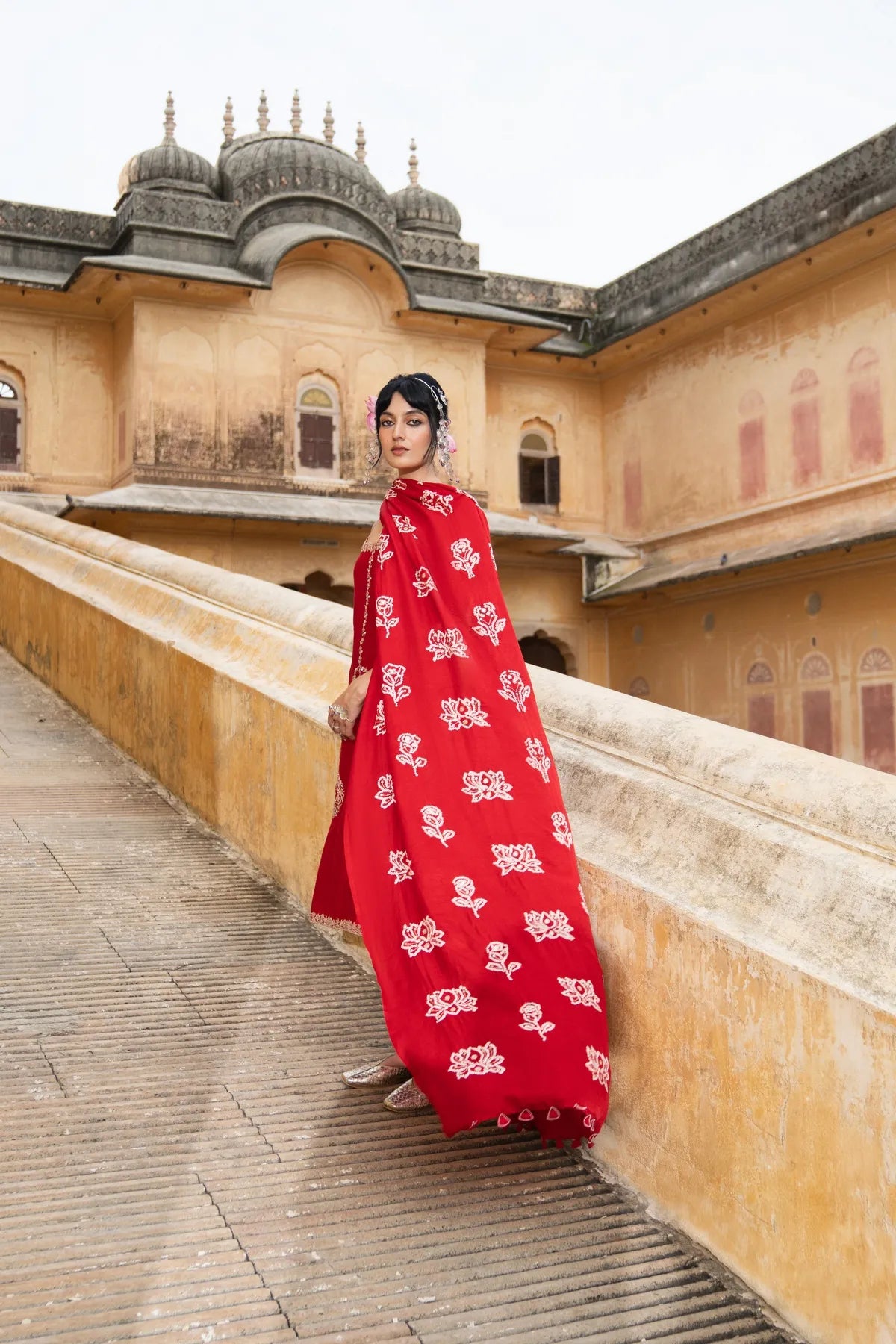 Strappy gulaab aur kamal suit